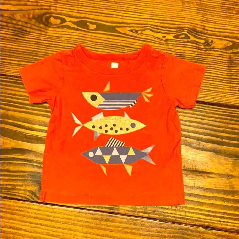 🐟 Tea Collection Fish Tee 🐟 - Picture 1 of 4